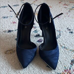 Blue army print heels